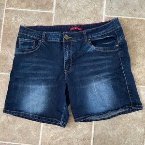 V.I.P Brand Jean Shorts Size 14